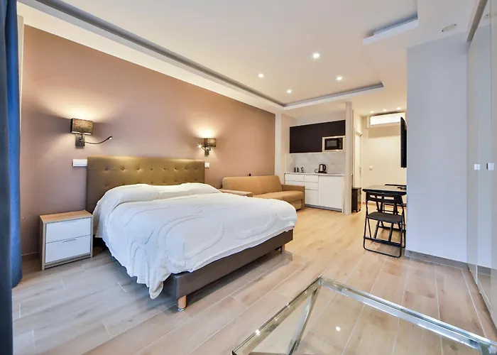 Blue Nights Apartments - Sébastopol