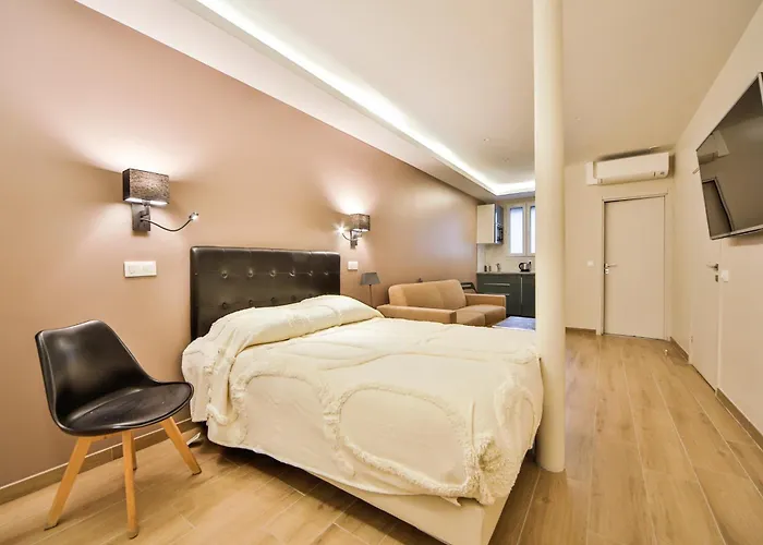 Blue Nights Apartments - Sebastopol